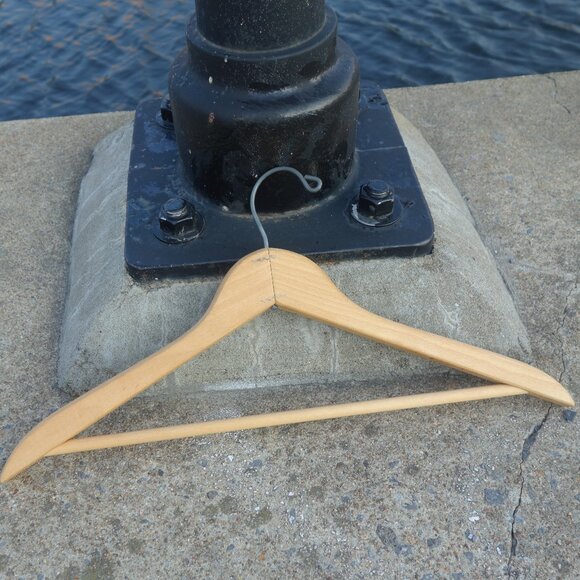 Vintage Joseph Levitt Wood Hanger - Picture 4 of 10